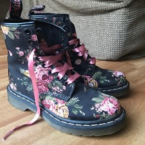 Dr. Martens 1460 Victorian Boot